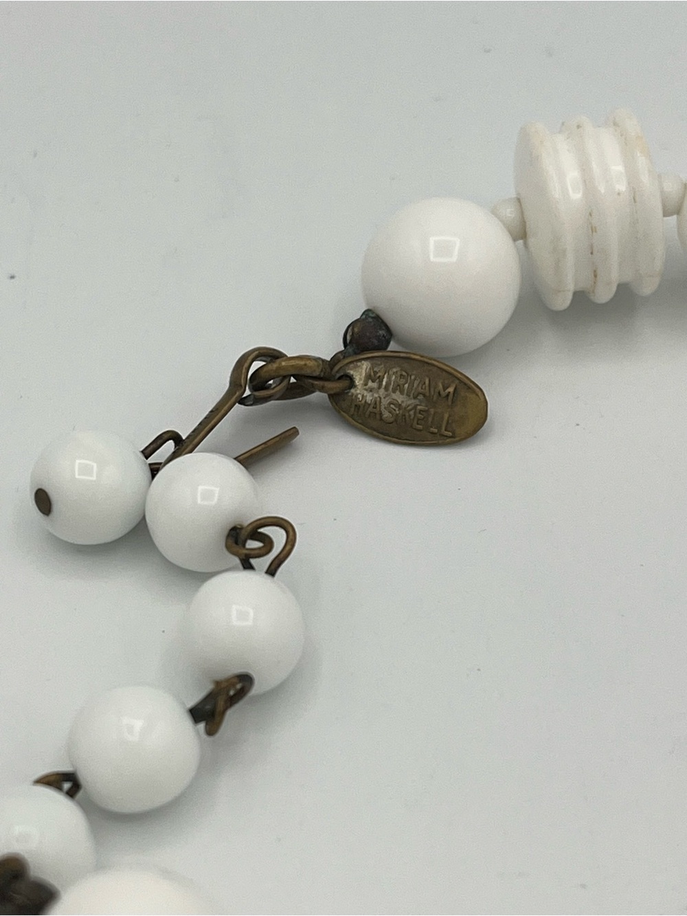 Vintage Miriam Haskell Chunky Hubnail Statement Necklace – Signed White & Black - Picture 5 of 5